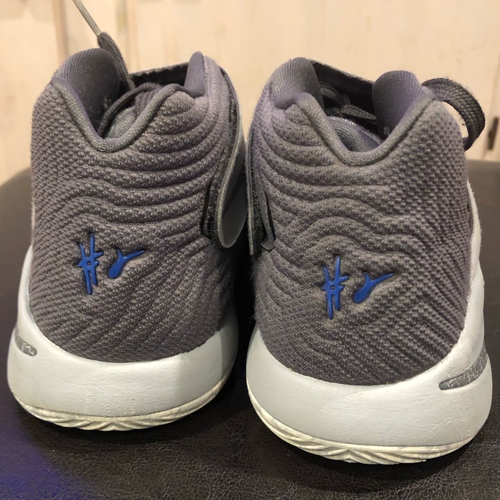 Youth Nike Kyrie 2 tennis shoes